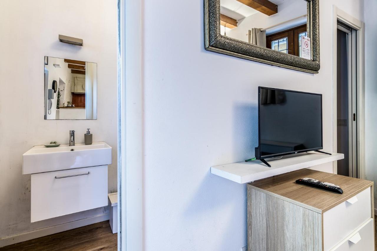 Secret Navigli Suite Milan Exterior photo